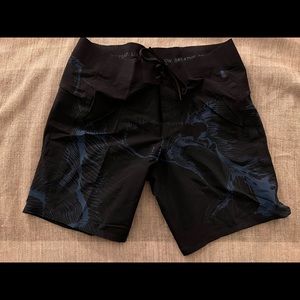 Lululemon MARK HEALEY MOON DRIFT *BOARD SHORT 9"